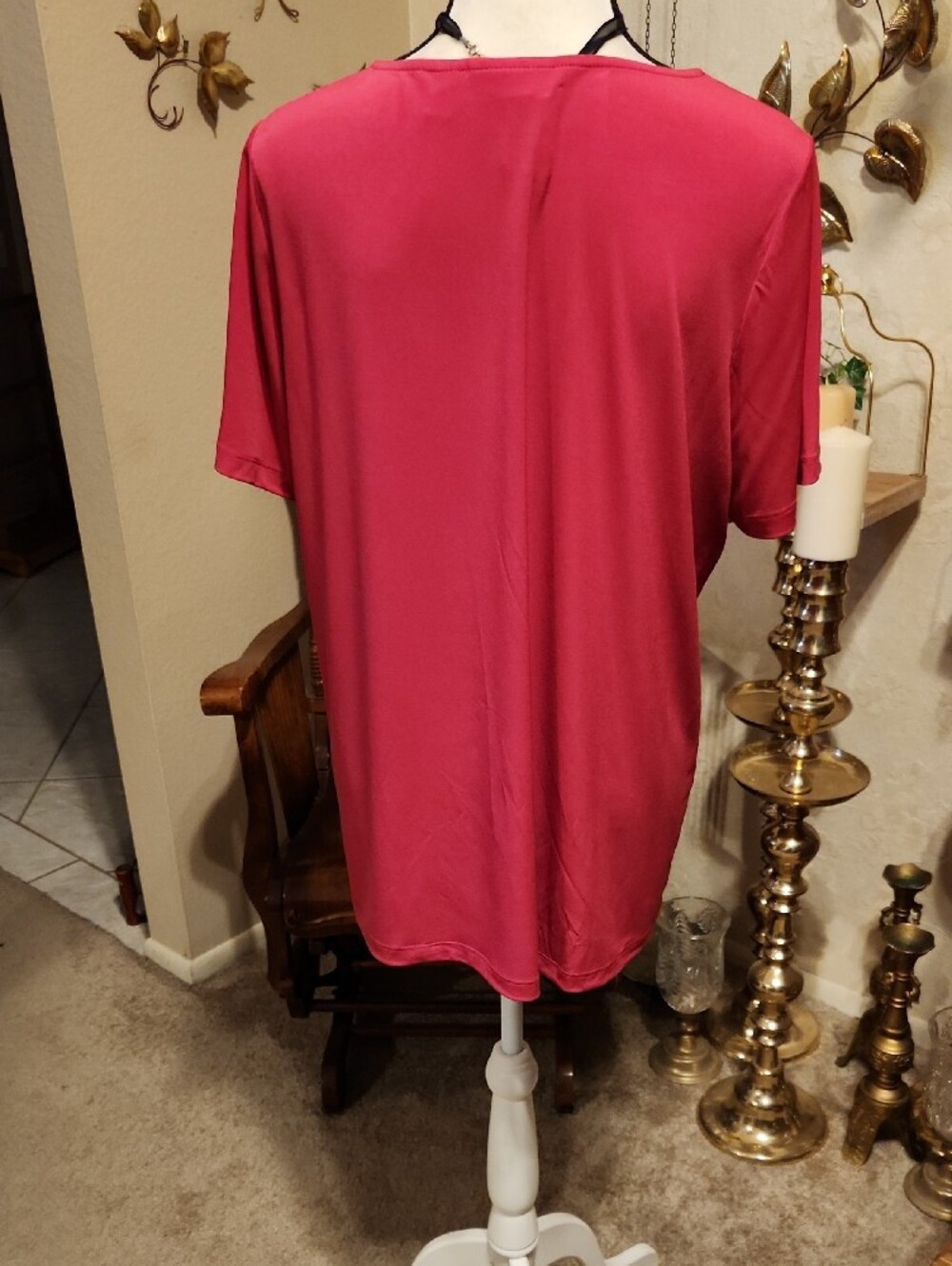 Susan Graver Raspberry Short-Sleeve Keyhole Bar Top - Picture 4 of 5